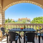 Appartamento Amazing Apartment In Malinska With Wifi *