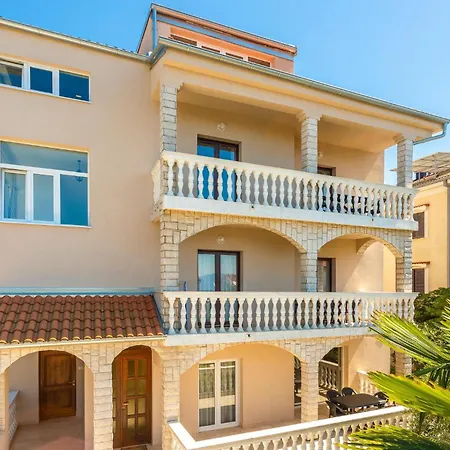 Appartamento Amazing Apartment In Malinska With Wifi Malinska