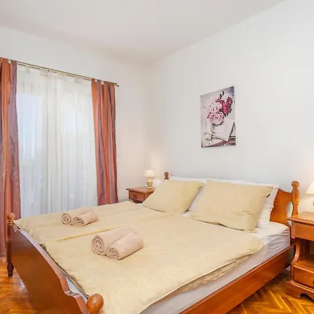 Apartment In With Wifi