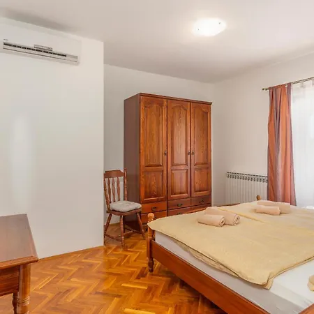 公寓 Amazing Apartment In Malinska With Wifi