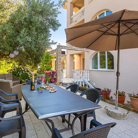 Amazing Apartment In Malinska With Wifi